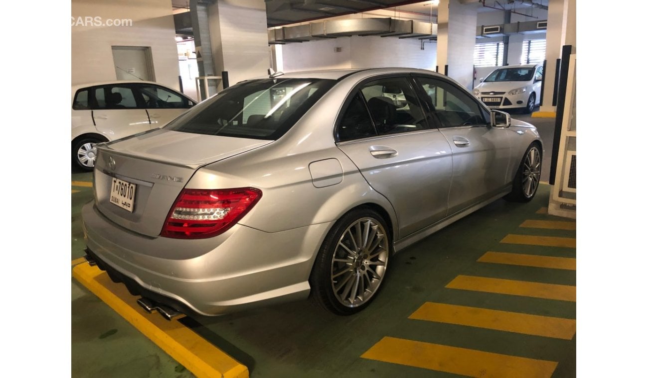 Mercedes-Benz C 300 C63 Body Kit