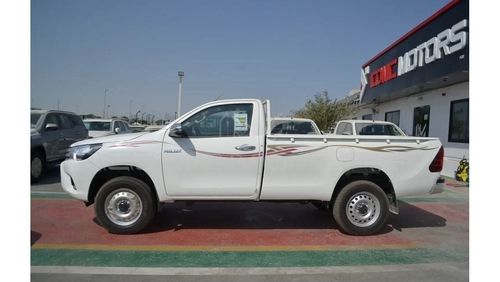 تويوتا هيلوكس 2.7L PETROL MANUAL 4X4