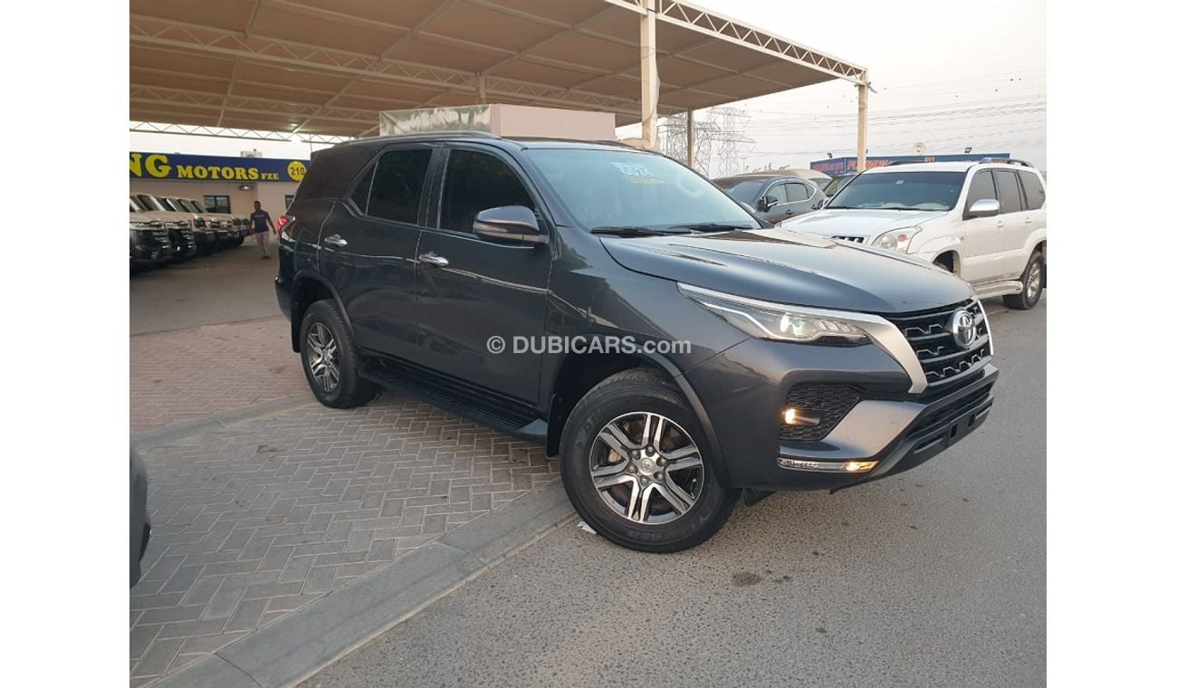 Toyota Fortuner 2.7L (PETROL) - EXCELLENT CONDITION