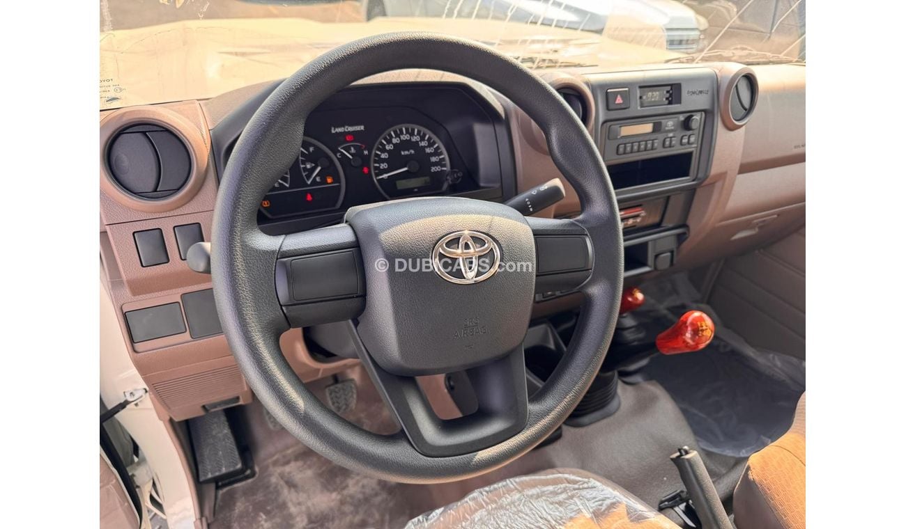 Toyota Land Cruiser Hard Top 78 4.0L PETROL V6 MANUAL TRANSMISSION ( ONLY FOR RE-EXPORT )