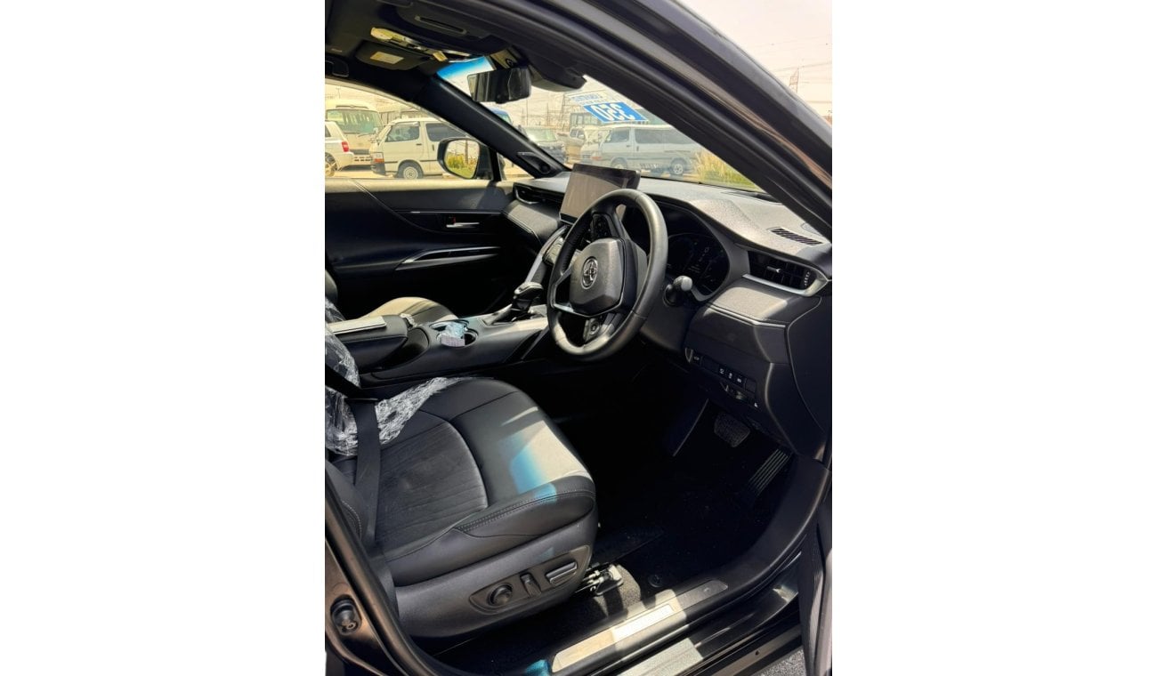 Toyota Harrier TOYOTA HARRIER NEW SHAPED BLACK 2023 (RIGHT HAND DRIVE)