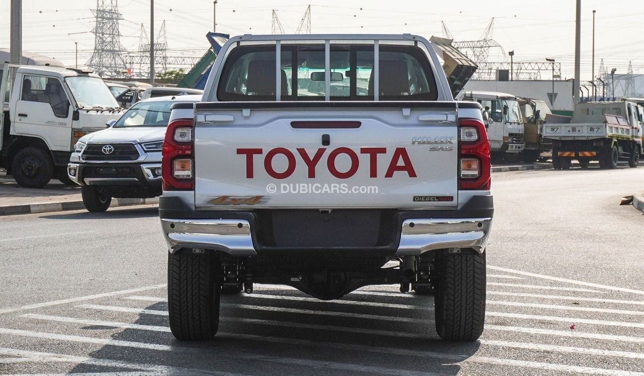 Toyota Hilux SR5. 2.4L 4WD. A/T