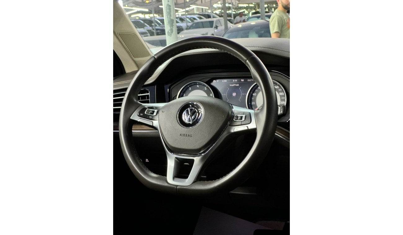 Volkswagen Touareg SE Volkswagen touareg Model 2018 GCC SPECS ORIGINAL paint no accident