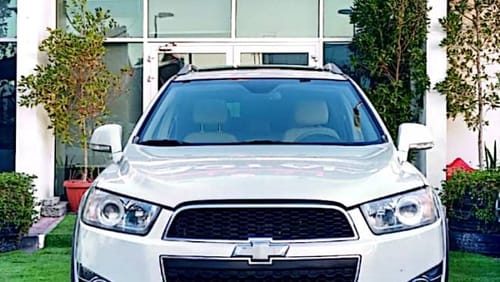 Chevrolet Captiva Chevrolet Captiva model 2012 gulf white color number one leather alloy wheels sensors in excellent c