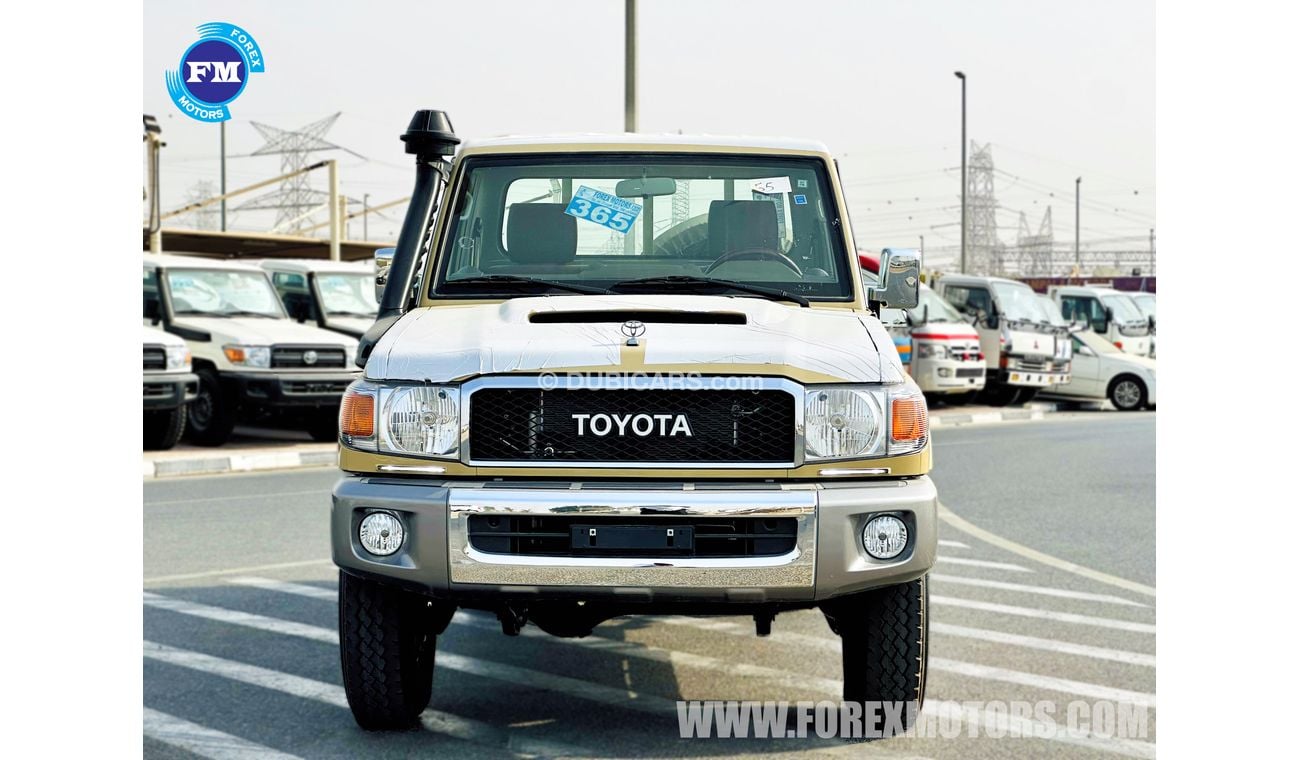 Toyota Land Cruiser Pick Up Single Cab  Dlx V8 4.5l Diesel 4wd Manual Transmission