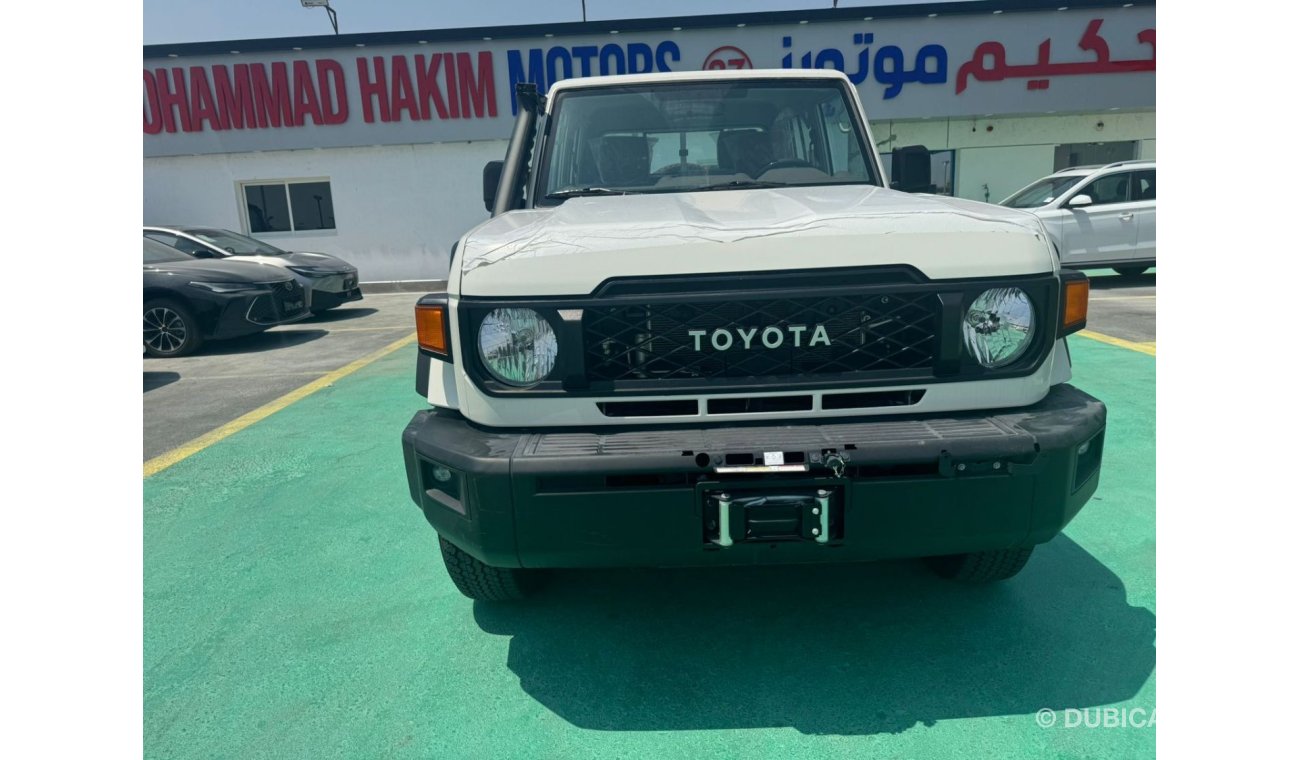 تويوتا لاند كروزر بيك آب 2.8L DIESEL DOUBLE CAB FULL OPTION A/T 2024 GCC