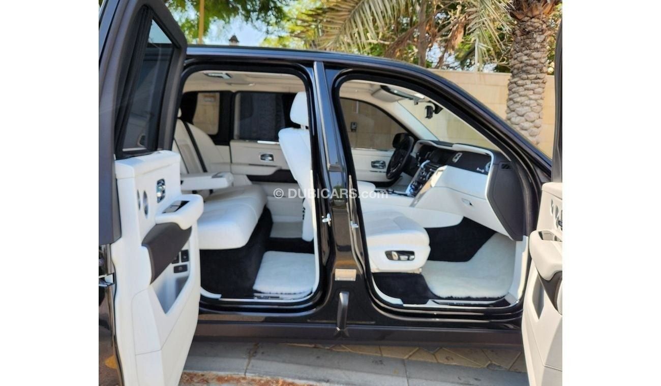 رولز رويس كولينان 2019 Rolls-Royce Cullinan Std, 5dr SUV, 6.7L 12cyl Petrol, Automatic, All Wheels Drive