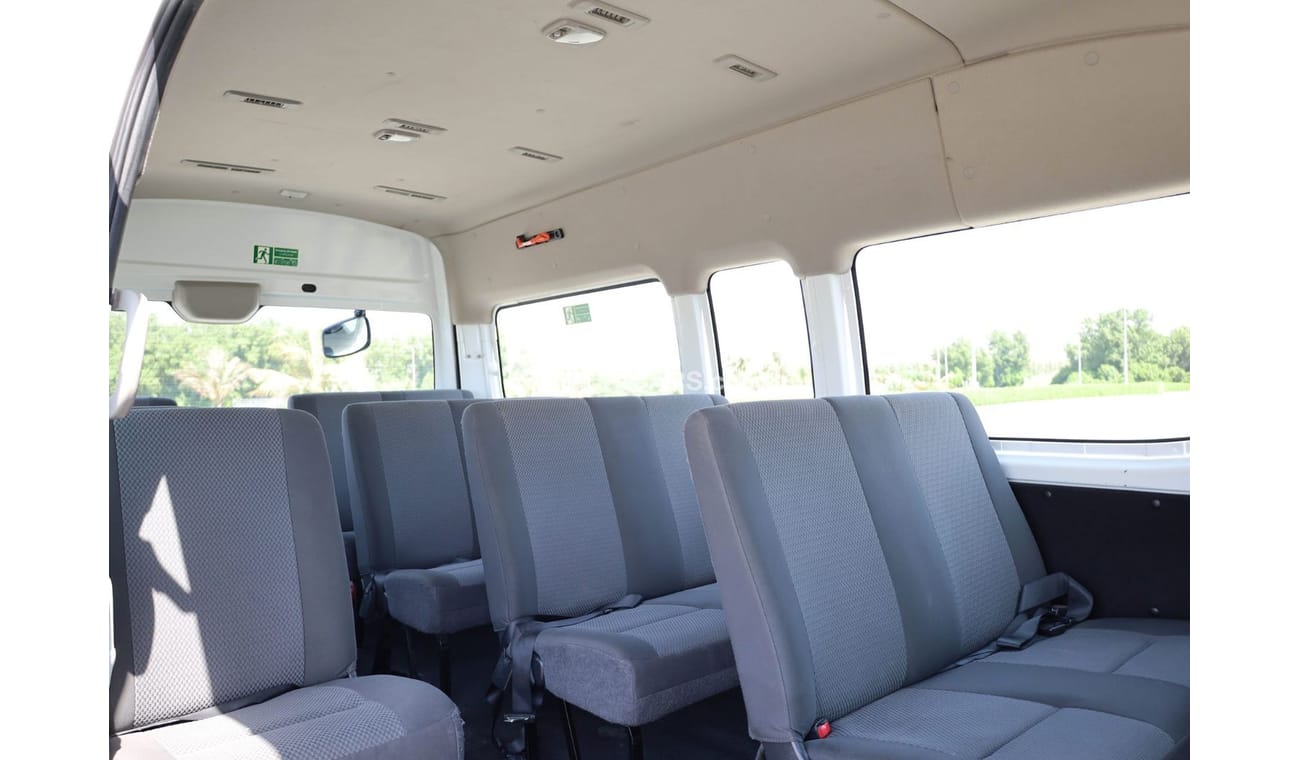 Nissan Urvan NV350 | 13 Seater Passenger Van | Excellent Condition | GCC