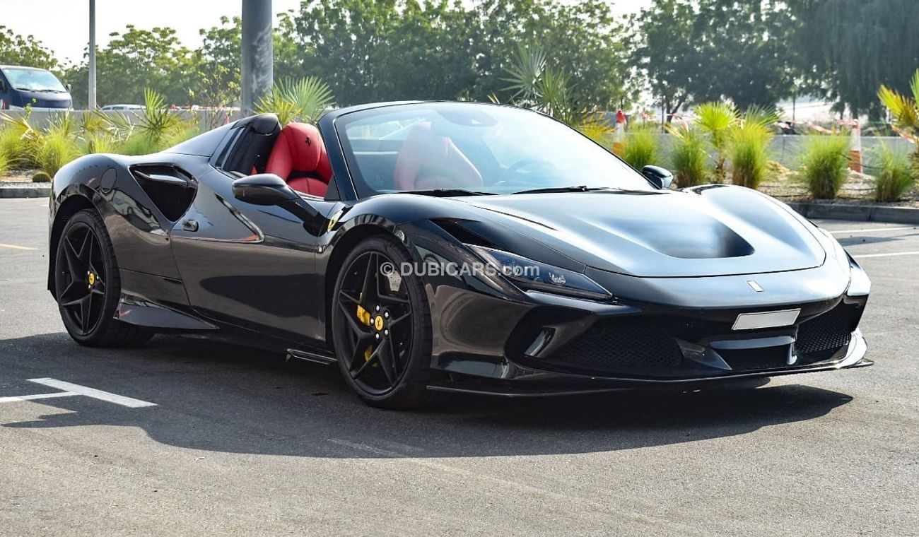 Ferrari F8 Spider 2020 - GCC - Under Warranty - 10,000 KMs only - Wrap in black/ Yellow Original