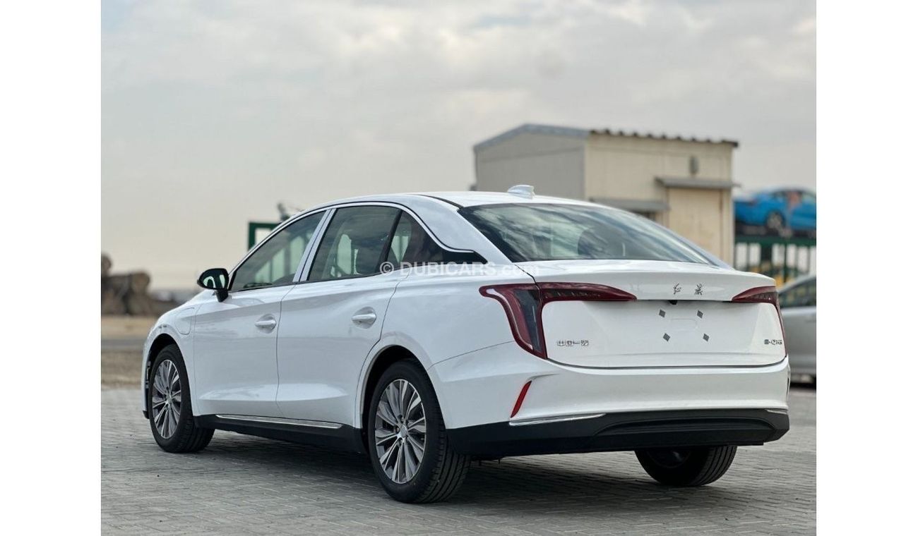 هونغشي EQM5 HONGQI E-QM5 LUXURY