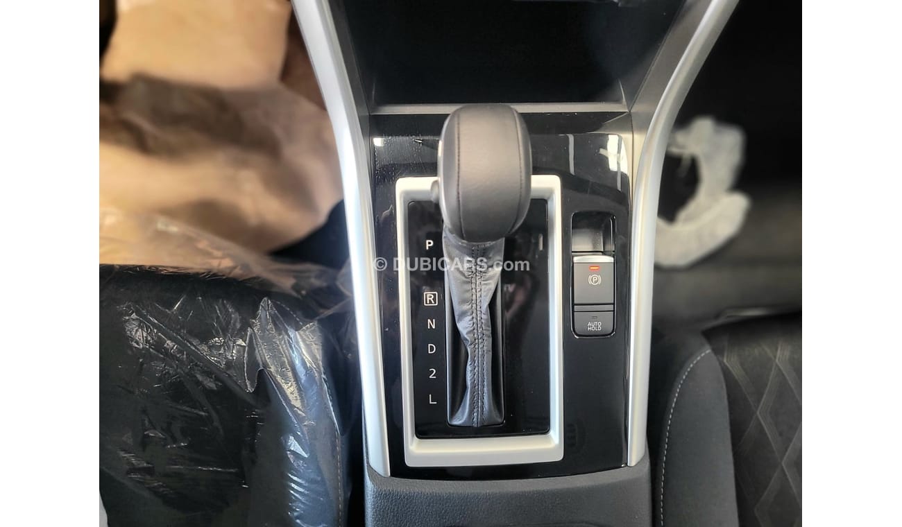 ميتسوبيشي إكسباندر MITSUBISHI XPANDER CROSS 1.5L 2025 (GCC)